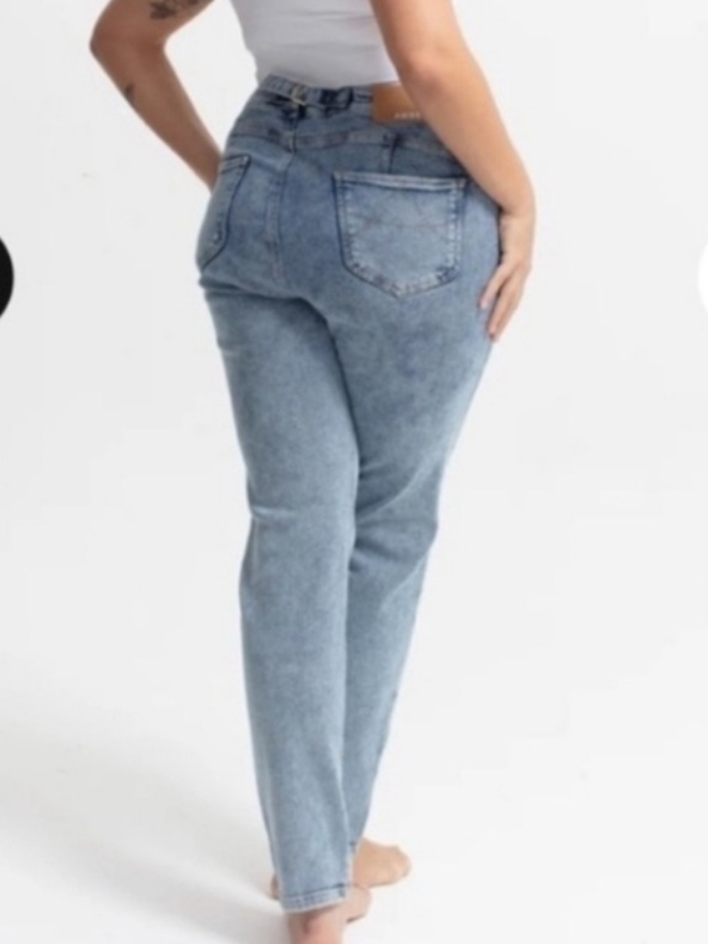 Ambela Original Straight Leg Jeans Acid Wash size 16-18 Extra Short